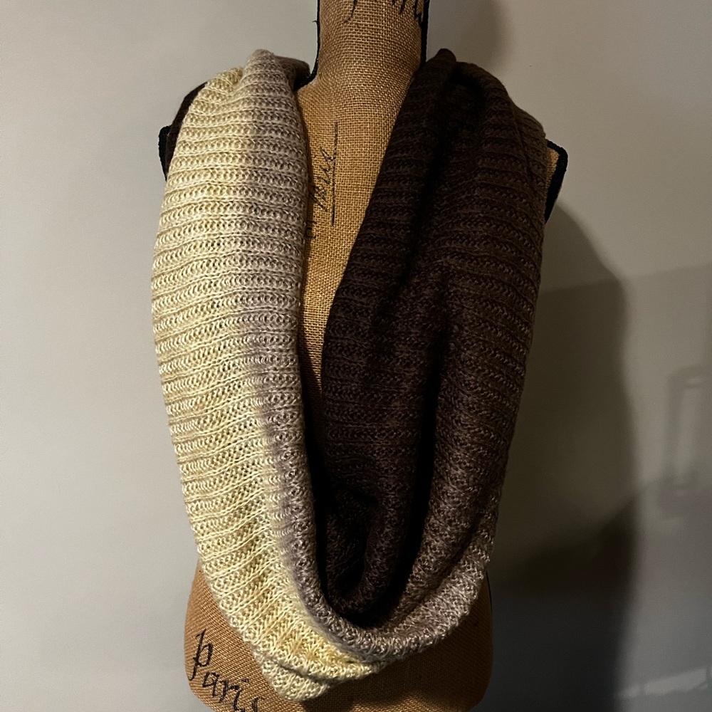 💙 Charming Charlie brown and tan infinity scarf